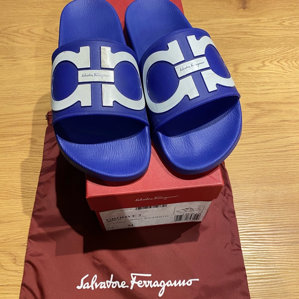 Ferragamo slides men’s size 7